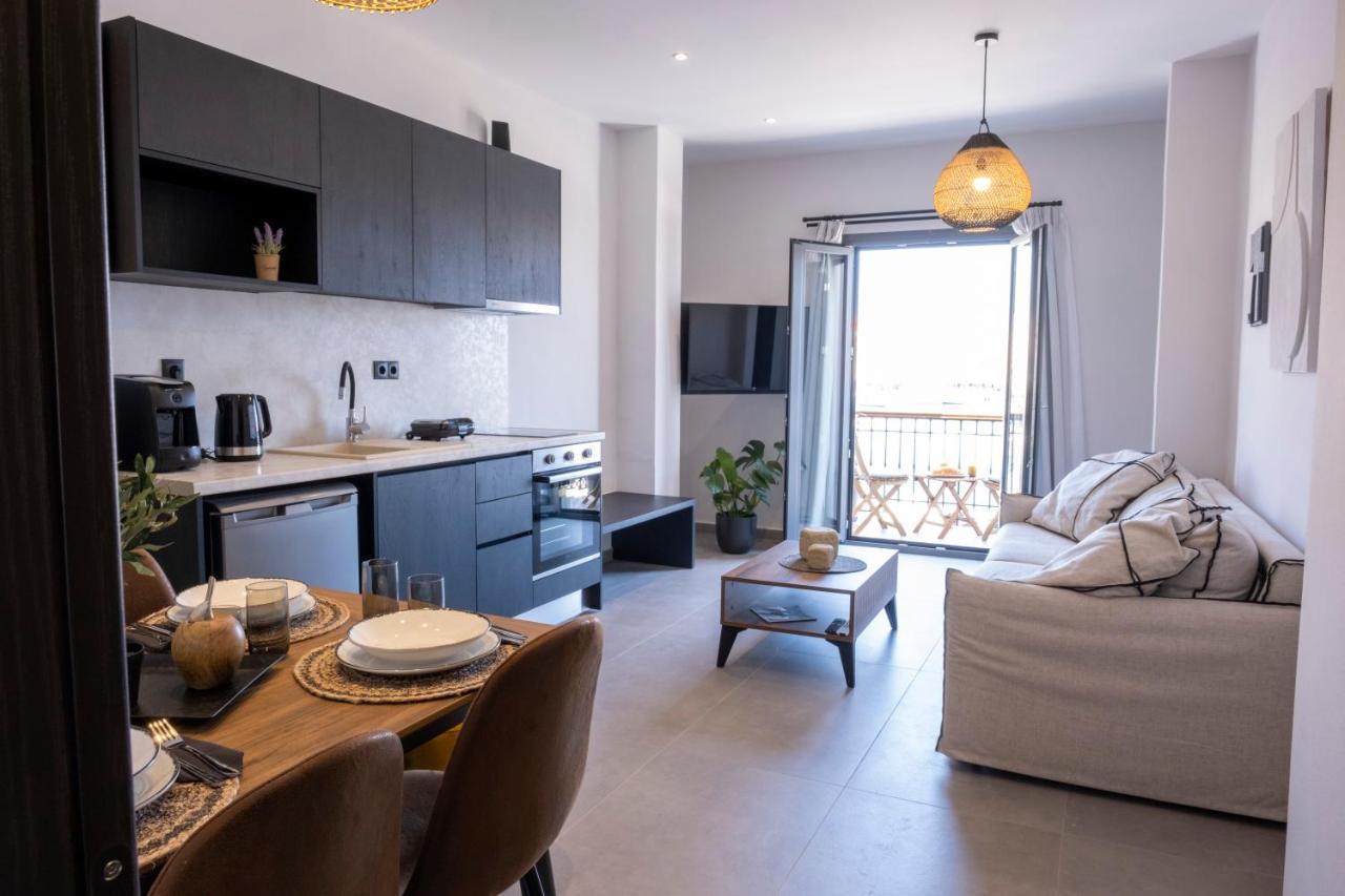 Venus Luxury Apartment Ermoupoli Bagian luar foto