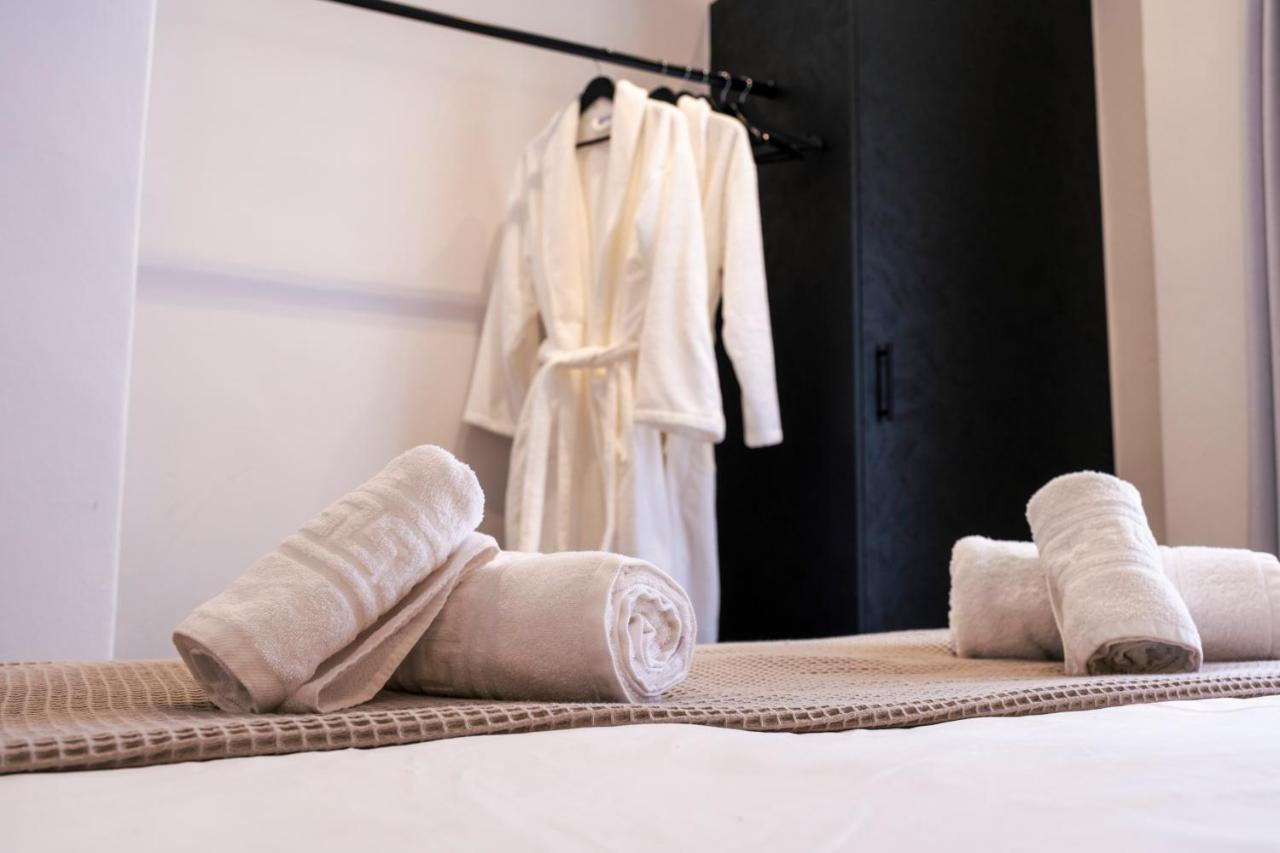 Venus Luxury Apartment Ermoupoli Bagian luar foto